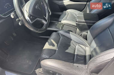 Лифтбек Tesla Model S 2017 в 