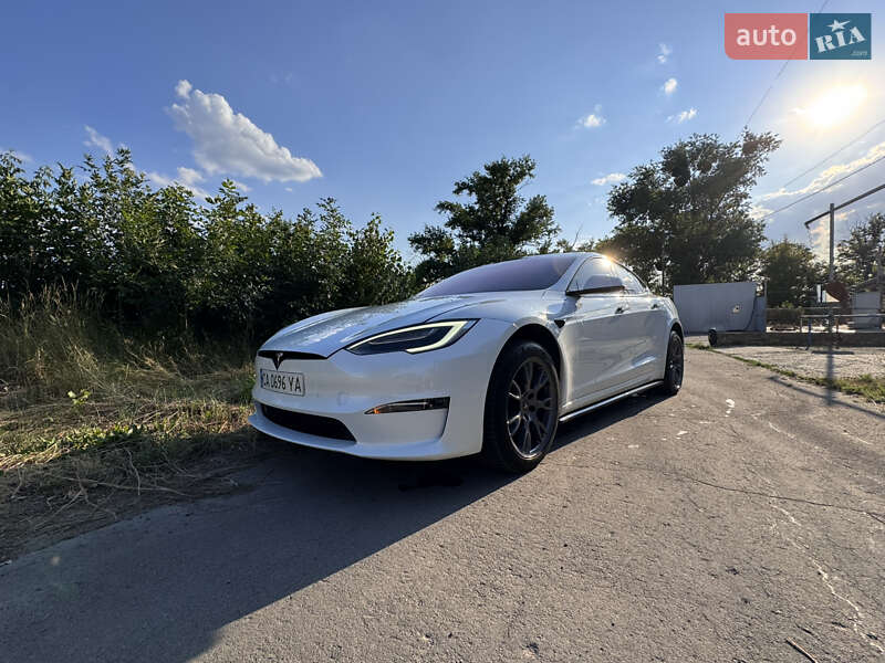 Tesla Model S 2021