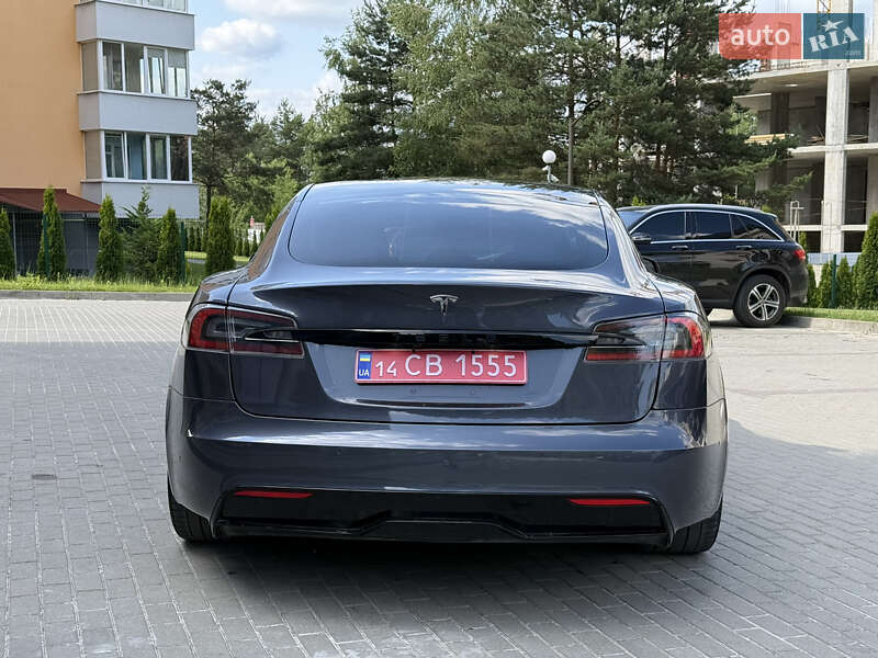 Лифтбек Tesla Model S 2022 в Львове