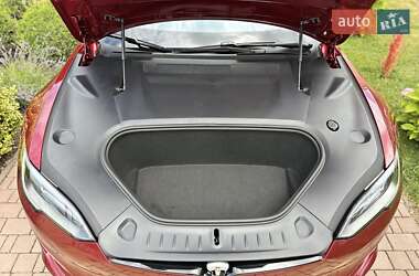 Ліфтбек Tesla Model S 2024 в 
