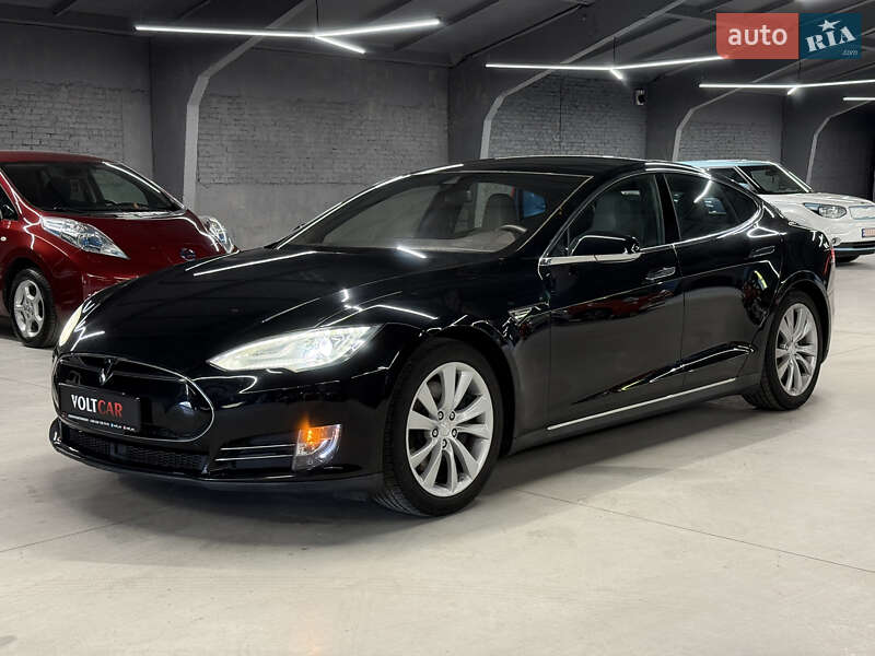 Лифтбек Tesla Model S 2016 в Владимире