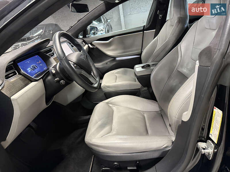 Лифтбек Tesla Model S 2016 в Владимире