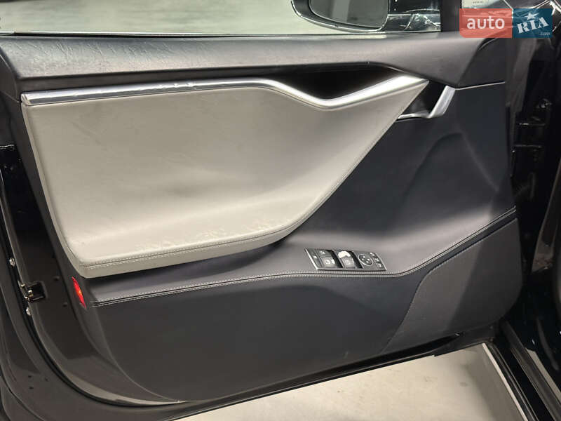Лифтбек Tesla Model S 2016 в Владимире
