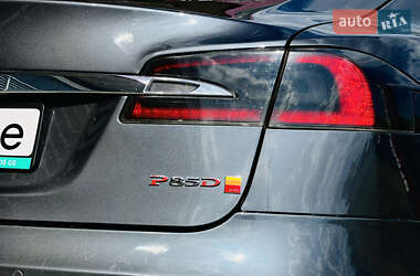 Лифтбек Tesla Model S 2016 в 
