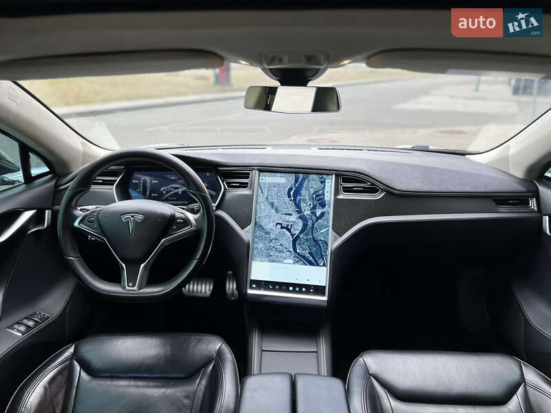 Ліфтбек Tesla Model S 2015 в Києві
