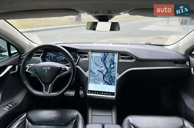 Лифтбек Tesla Model S 2016 в 