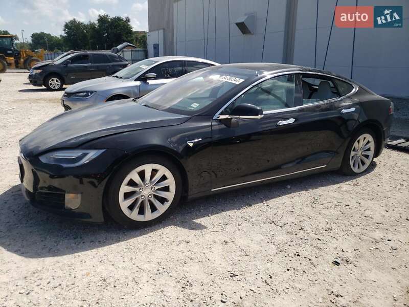 Лифтбек Tesla Model S 2017 в Полтаве