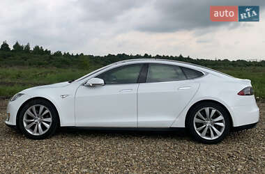 Ліфтбек Tesla Model S 2015 в Львові
