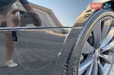 Лифтбек Tesla Model S 2013 в 