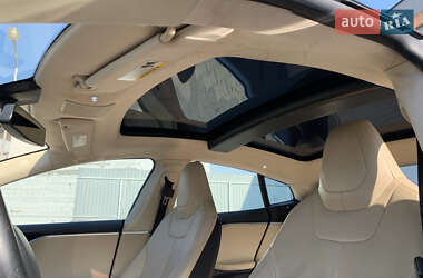 Лифтбек Tesla Model S 2013 в 