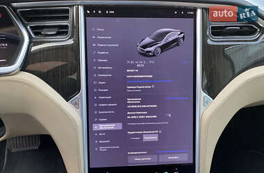Лифтбек Tesla Model S 2013 в 