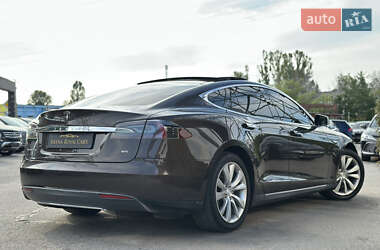 Лифтбек Tesla Model S 2013 в 