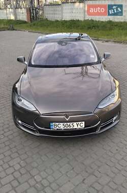 Ліфтбек Tesla Model S 2015 в 