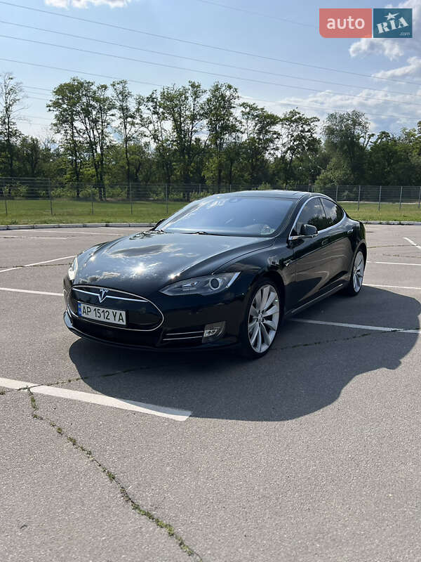Ліфтбек Tesla Model S 2015 в Запоріжжі