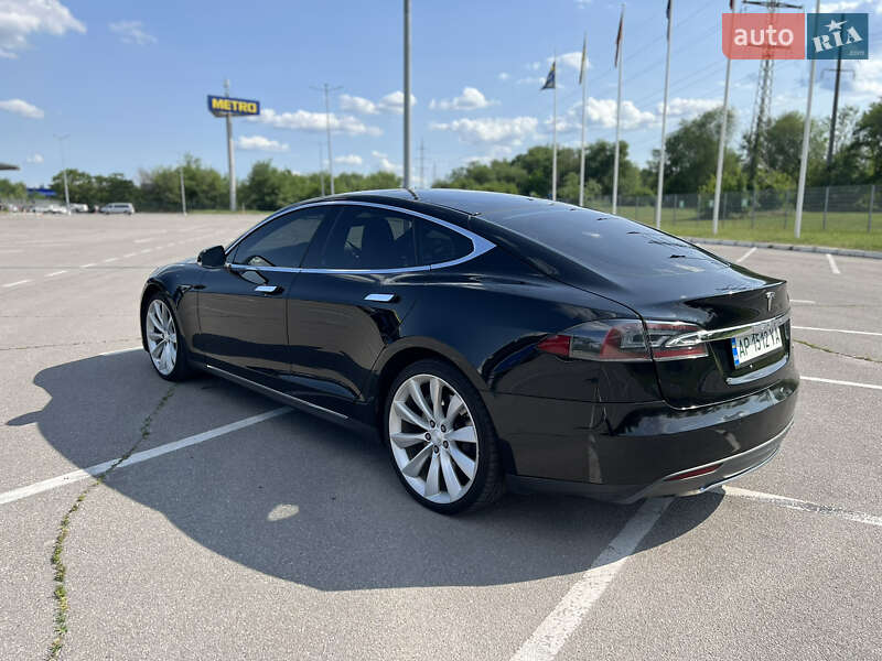 Ліфтбек Tesla Model S 2015 в Запоріжжі
