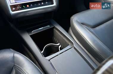 Лифтбек Tesla Model S 2016 в 