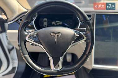Лифтбек Tesla Model S 2015 в 