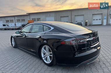 Лифтбек Tesla Model S 2014 в 