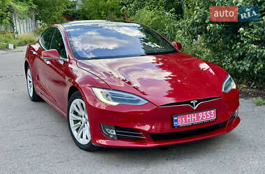 Ліфтбек Tesla Model S 2017 в 