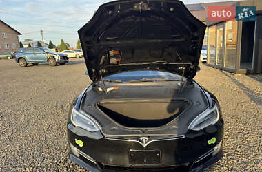 Ліфтбек Tesla Model S 2016 в 