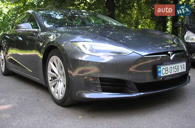 Лифтбек Tesla Model S 2017 в 
