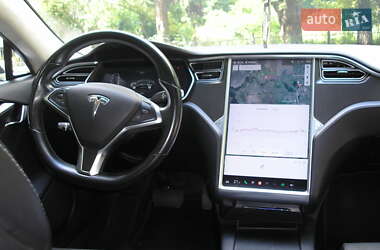 Лифтбек Tesla Model S 2017 в 
