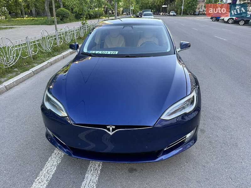 Лифтбек Tesla Model S 2017 в Киеве фото 2 Лифтбек Tesla Model S 2017 в Киеве