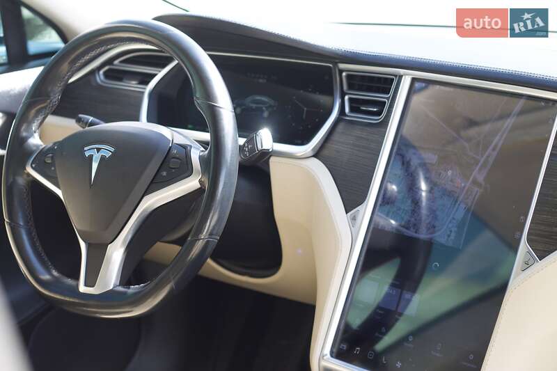 Хетчбек Tesla Model S 2014 в Одесі