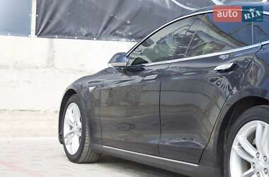 Хэтчбек Tesla Model S 2014 в 