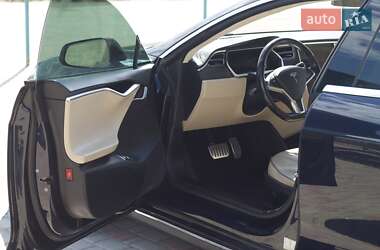 Хэтчбек Tesla Model S 2014 в 