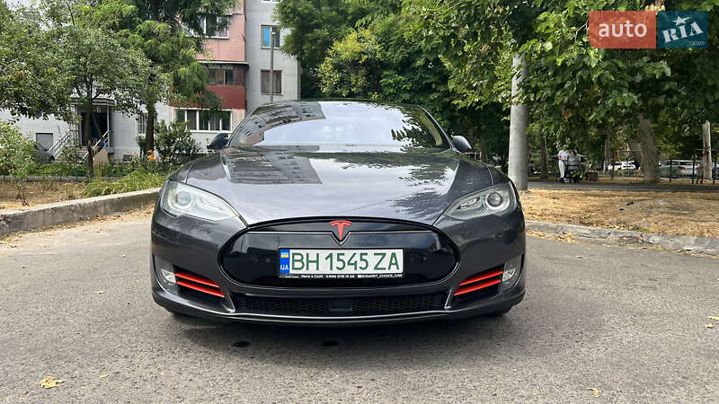 Ліфтбек Tesla Model S 2015 в Одесі