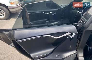 Лифтбек Tesla Model S 2018 в 