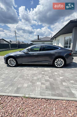 Лифтбек Tesla Model S 2015 в 
