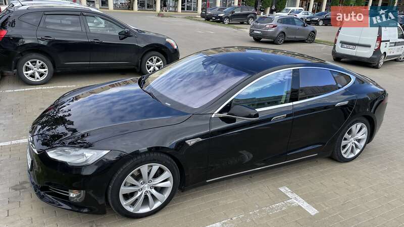 Лифтбек Tesla Model S 2015 в Хмельницком