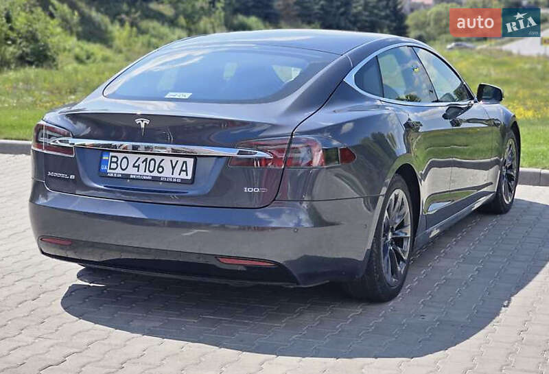 Лифтбек Tesla Model S 2018 в Киеве