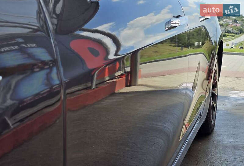 Лифтбек Tesla Model S 2018 в Киеве