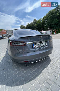 Лифтбек Tesla Model S 2014 в 