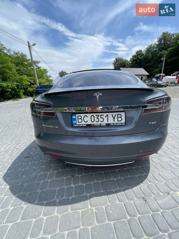 Лифтбек Tesla Model S 2014 в Львове