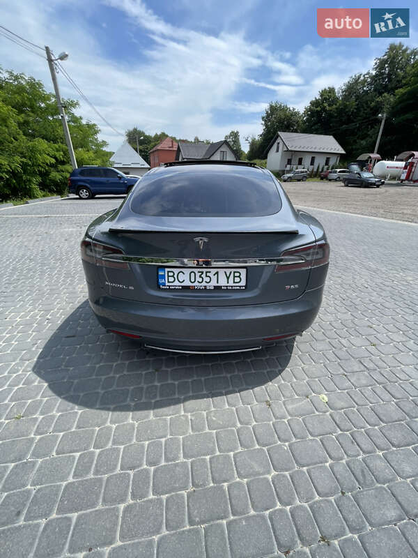 Лифтбек Tesla Model S 2014 в Львове