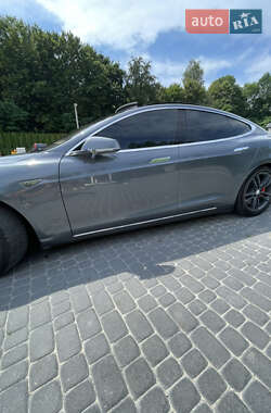 Лифтбек Tesla Model S 2014 в 