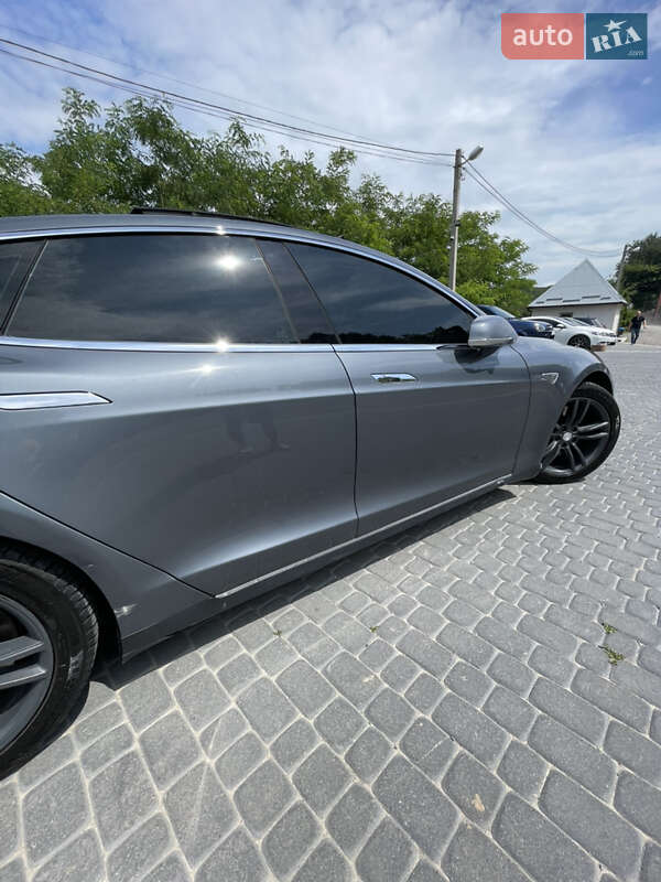 Лифтбек Tesla Model S 2014 в Львове