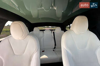 Лифтбек Tesla Model S 2022 в 