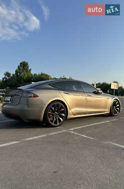 Лифтбек Tesla Model S 2016 в 