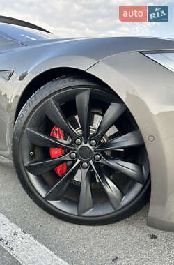 Лифтбек Tesla Model S 2016 в 