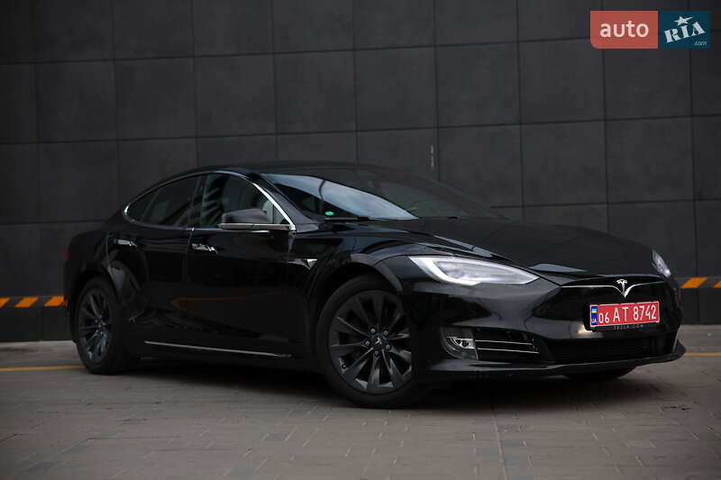 Ліфтбек Tesla Model S 2017 в Житомирі