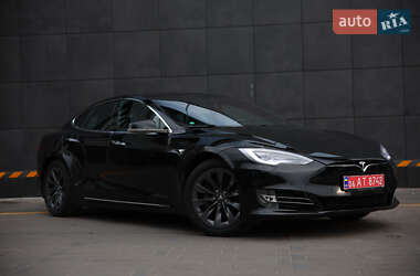 Лифтбек Tesla Model S 2017 в 