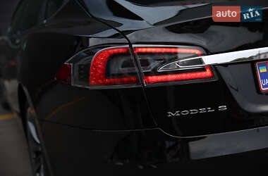 Лифтбек Tesla Model S 2017 в 