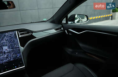 Лифтбек Tesla Model S 2017 в 
