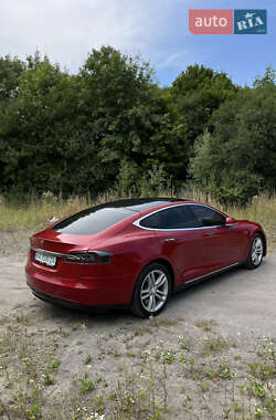 Лифтбек Tesla Model S 2015 в 