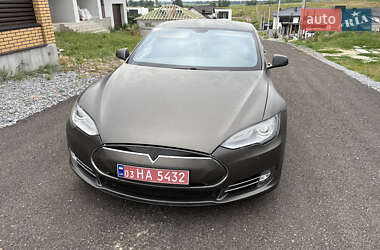 Лифтбек Tesla Model S 2014 в 